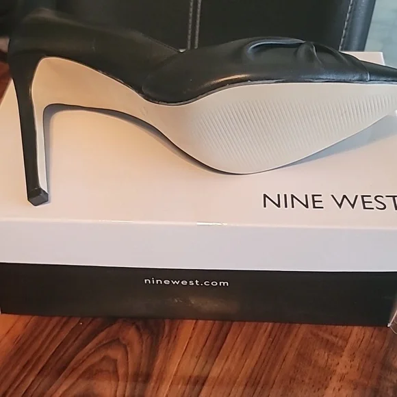 Nine West Elegant Black Knotted Heels - Picture 2 of 5